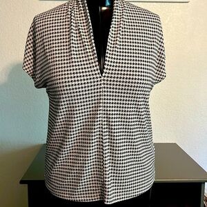 H&M black and white houndstooth top